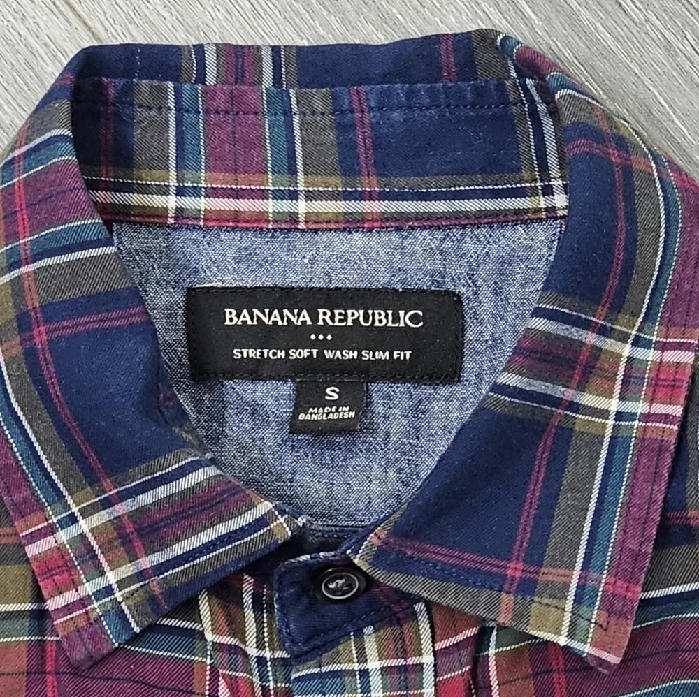 Banana Republic Men’s Small Slim Fit Plaid Button-Down Navy Burgundy Cotton